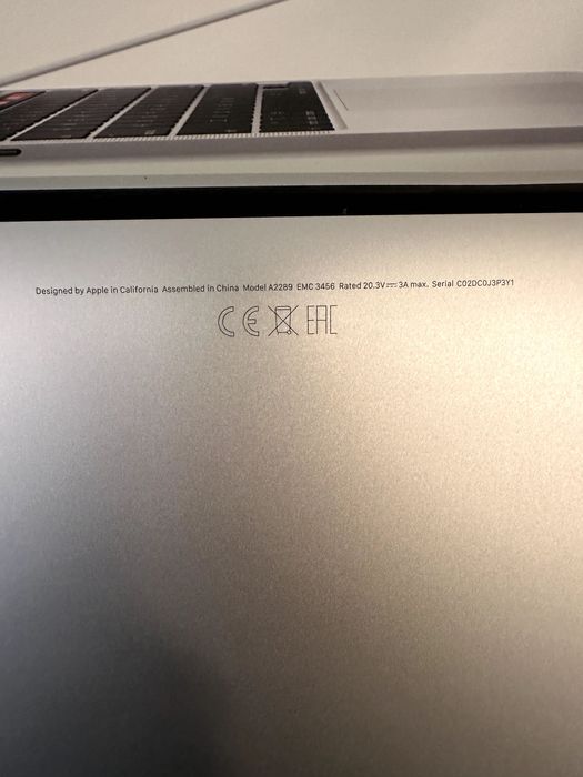MacBook Pro 13" (A2289) 2020 - Перфектно състояние!