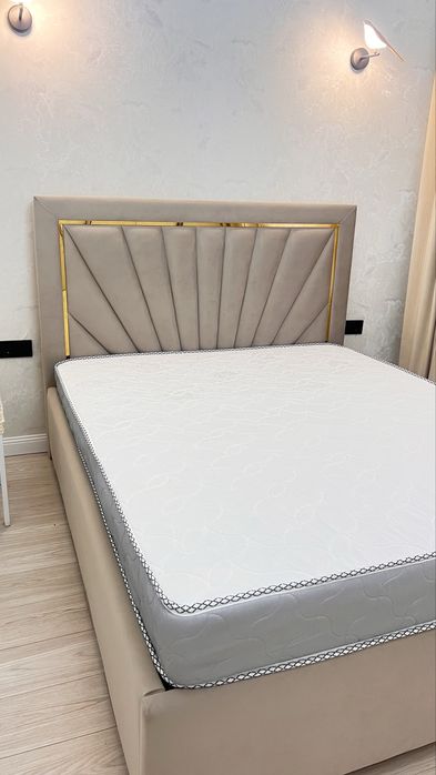 Двуспальная кровать как новая! С матрасом и подъёмным механизмом