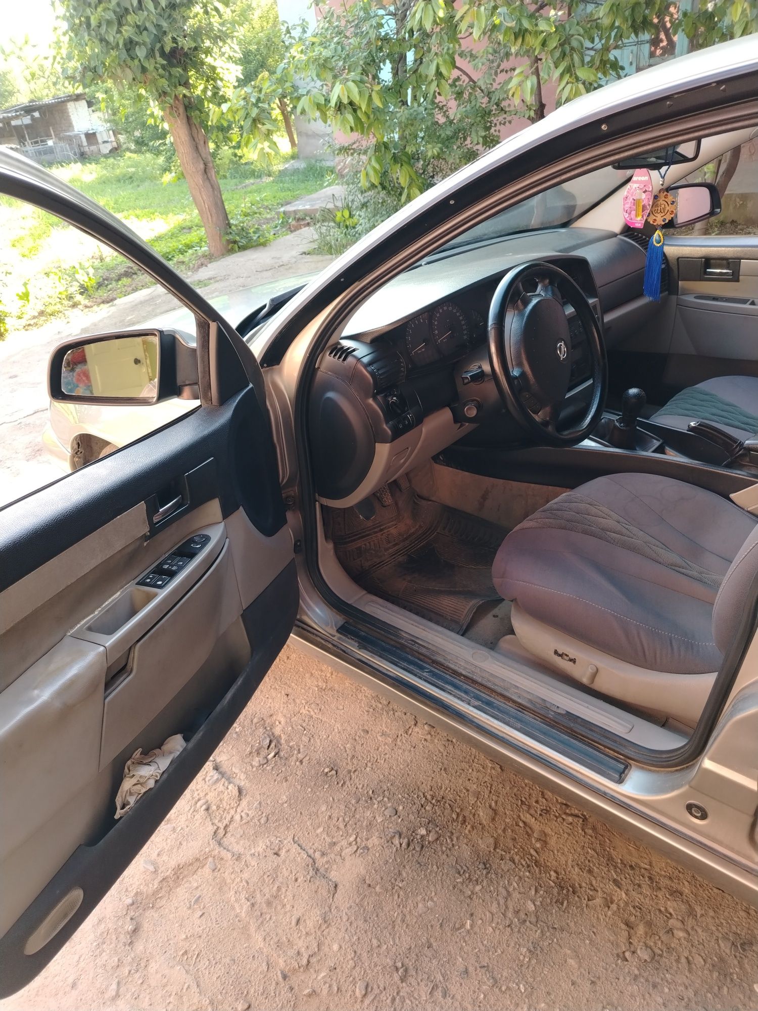 OPELNOMEGA B Srochna sotiladi