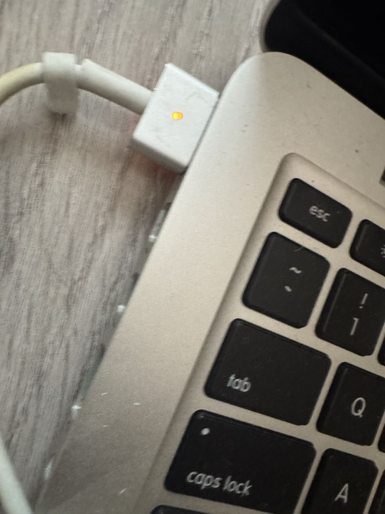 Macbook pro A1425 defect