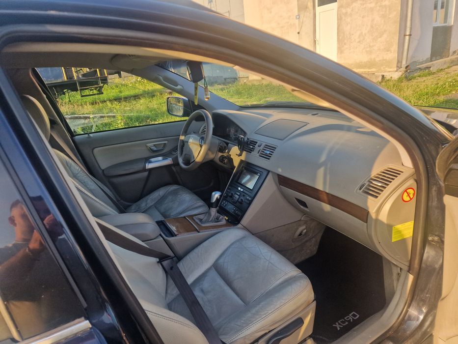 Vand Volvo xc 90 2.4 negociabil