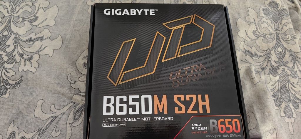 Pc gaming ryzen 5 7600x rx 9070 si 32 gb cu garantie 24 luni ram ddr 5