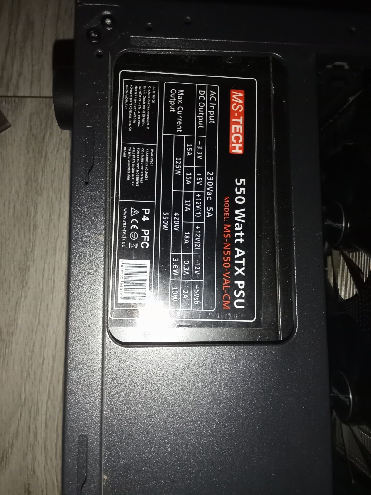 Vând calculator cu tot cu maus tastatură maus ped monitor