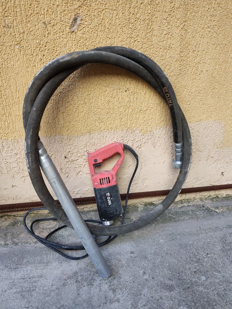 Vibrator beton Yato, folosit foarte putin