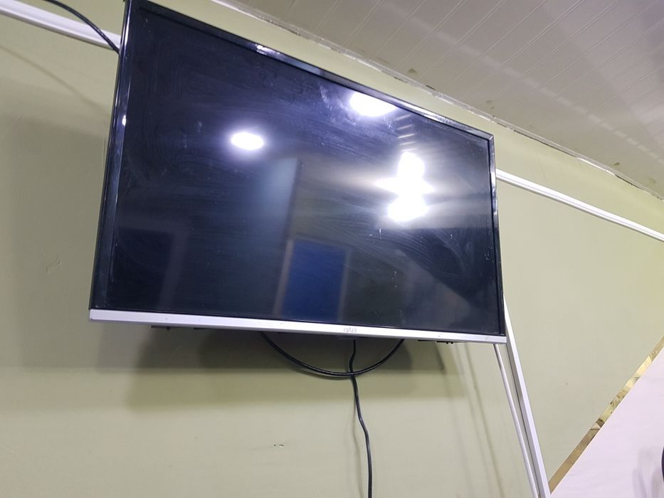 Konditsioner va televizor  3mln. Xolati zur. Yaqinda olingan