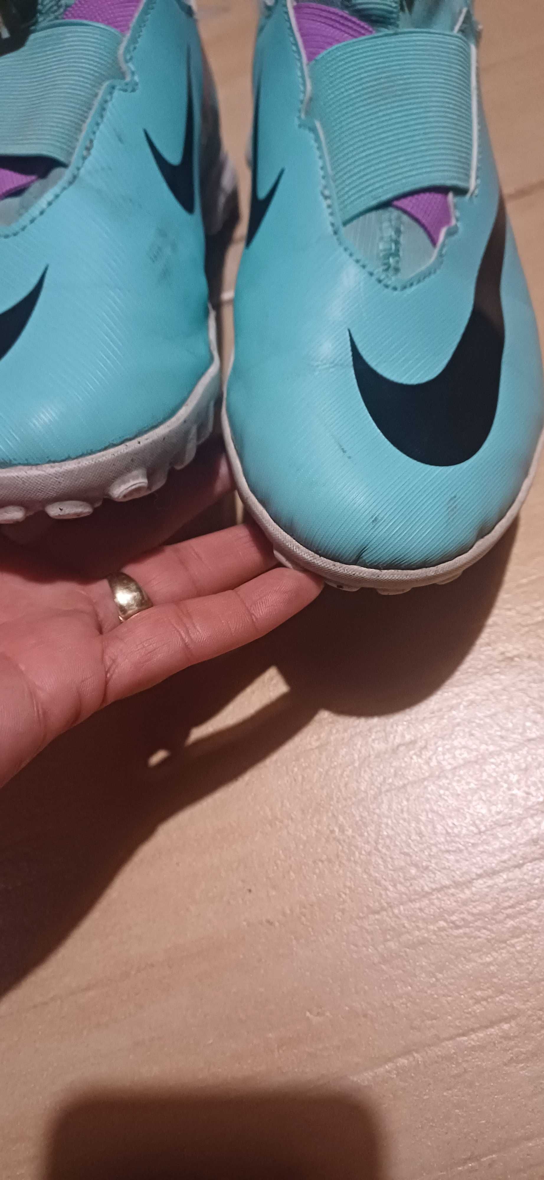 Футболни обувки/Стоножки nike 36.5 и Adidas predator бутонки 36,5