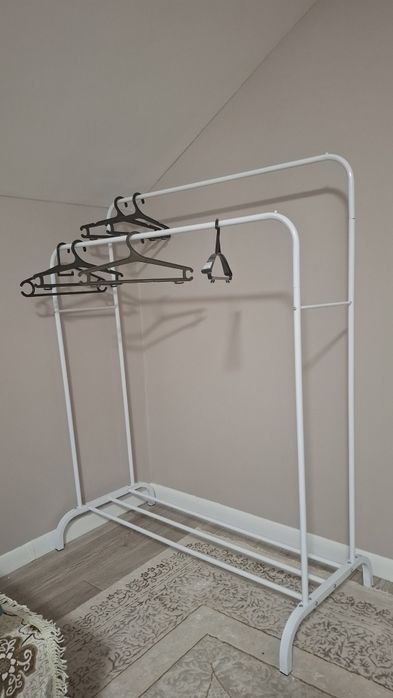 Продам передвижную вешалку