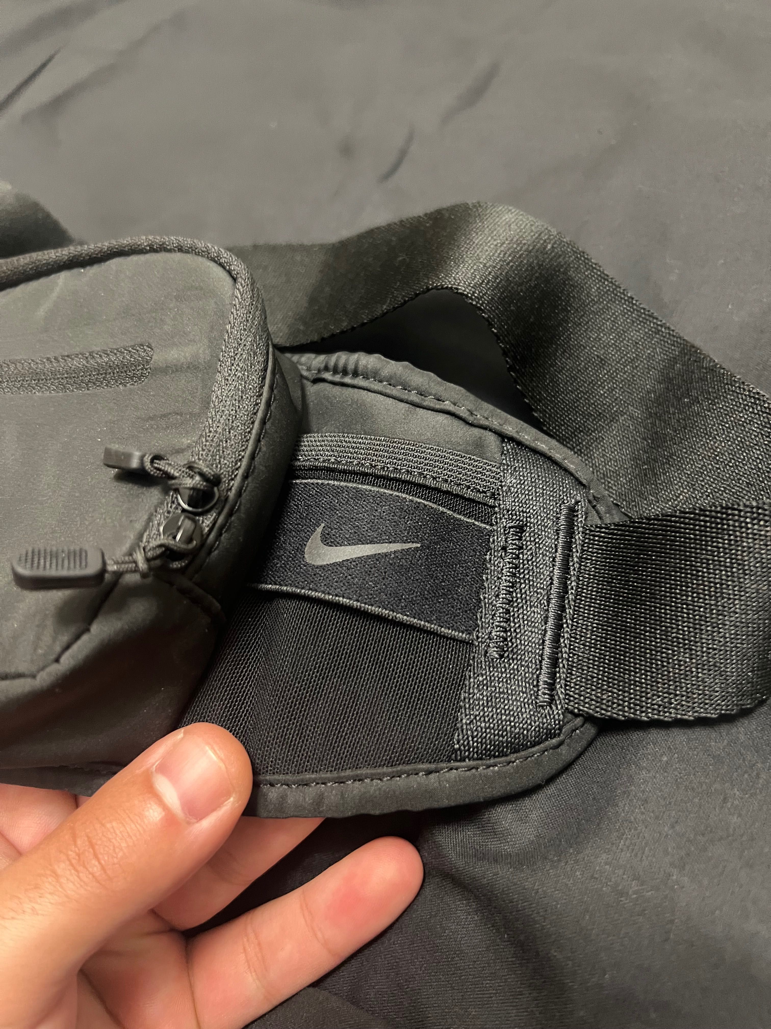 Чанта Nike за бягане