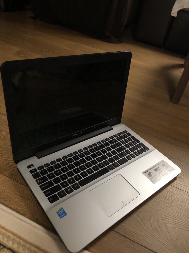 Laptop Second Hand Asus x555L