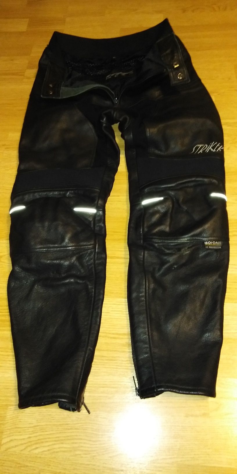 Pantaloni motociclist piele cu protectie