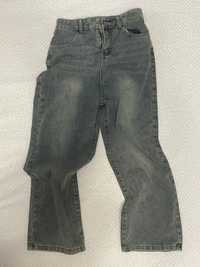 обычные прямые джинсы