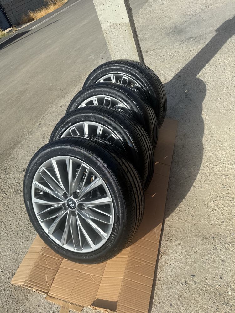 Диск с шинами 245/45/R19