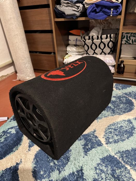 Продам сабвуфер syzx 1600ватт. Сост отличное