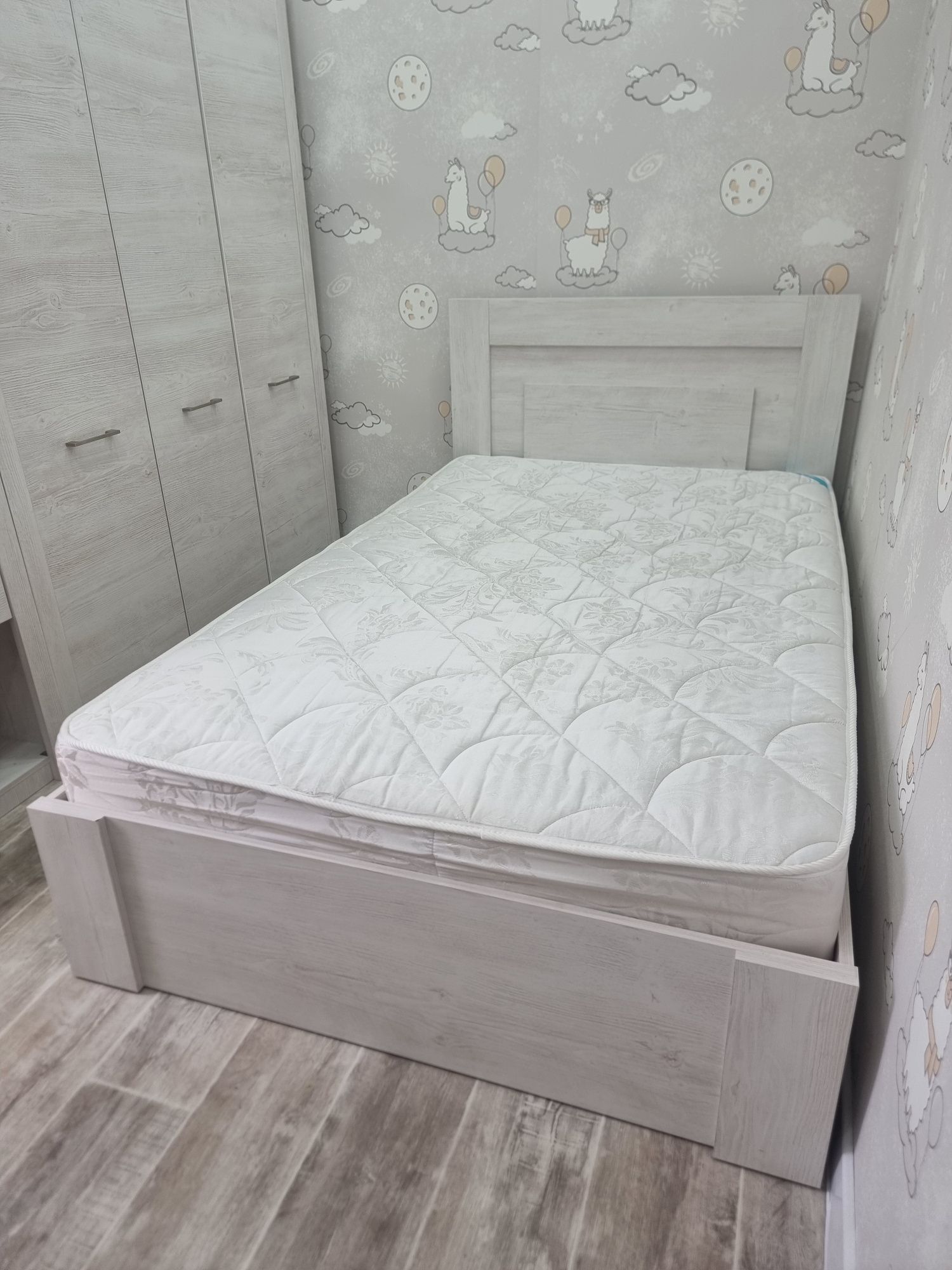 Продам подрастковую кровать