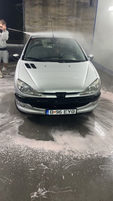Se vinde peugeot 206 pentru dezmembrarii
