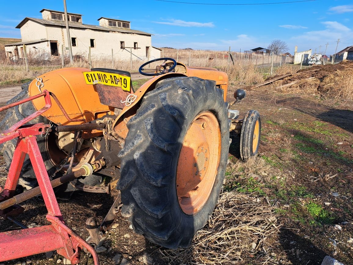 Vand tractor fiat 45cp