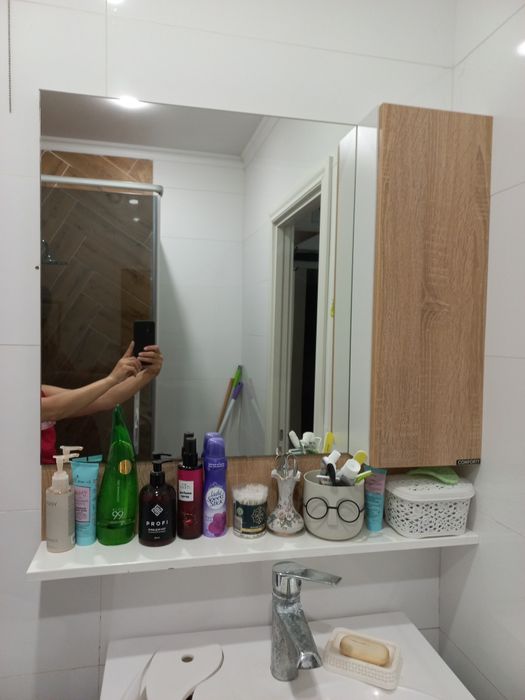 Зеркало сшкафчиком