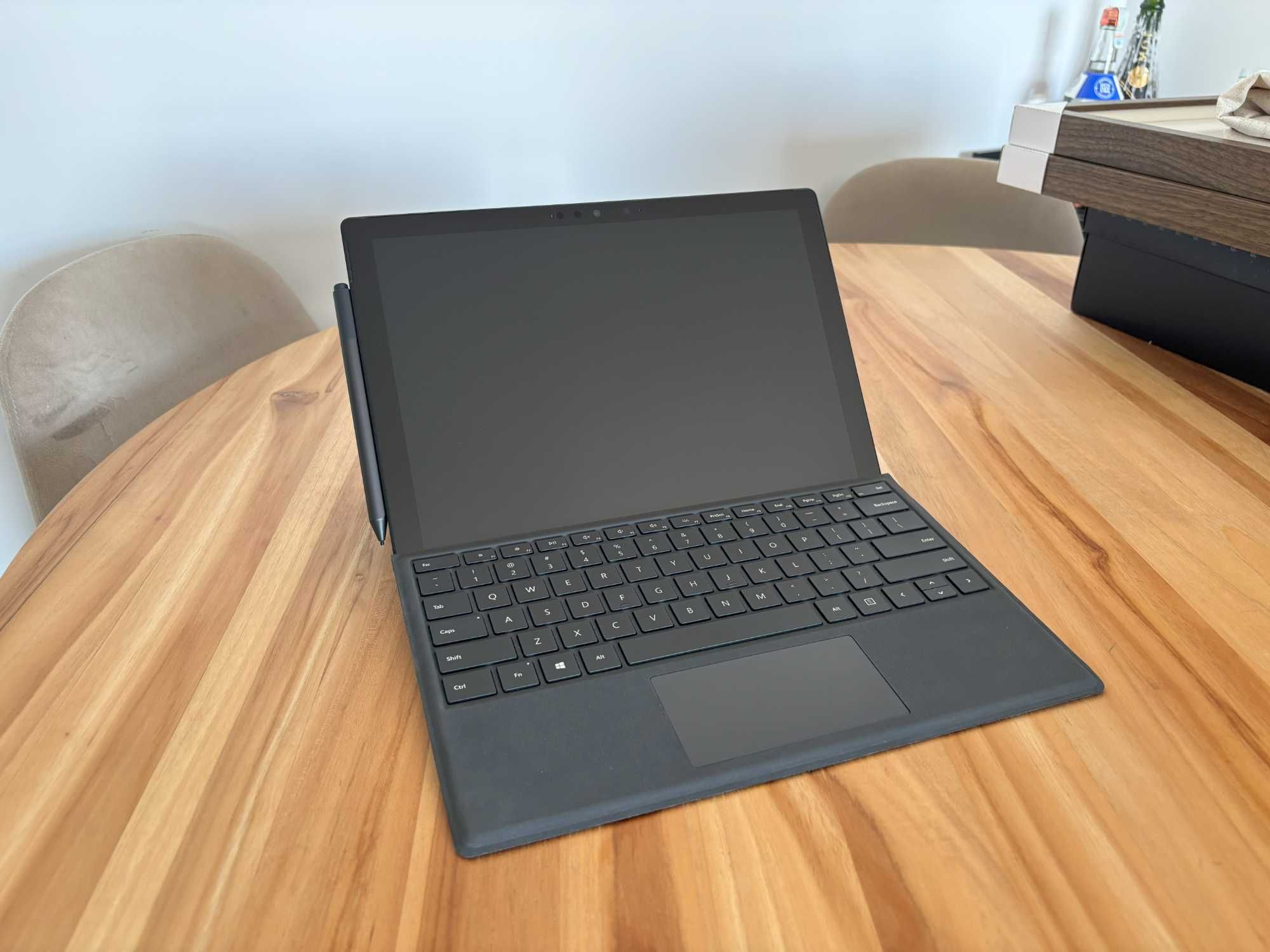 Microsoft Surface 7 Pro - i7 - 16 GB RAM - 512 GB - Toate Accesoriile