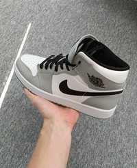 Jordan 1 Mid Smoke Grey