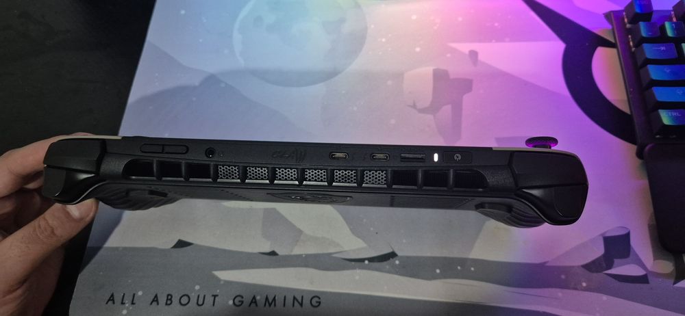 MSi Claw 8Ai+ Consola portabila PC