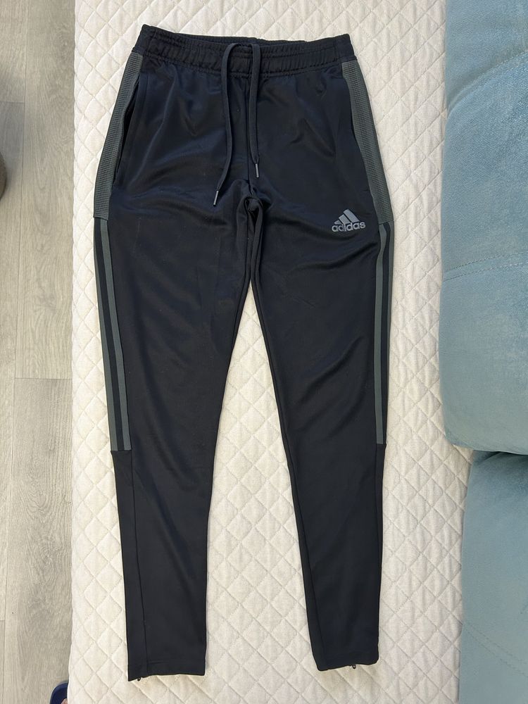 Продам трико Adidas TIRO TK PNT CU GN5490, размер XS