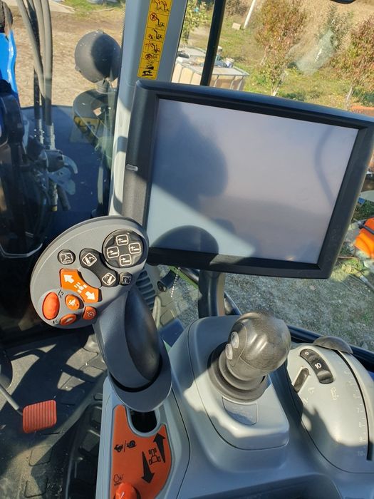 Vând tractor new holland t 6 180