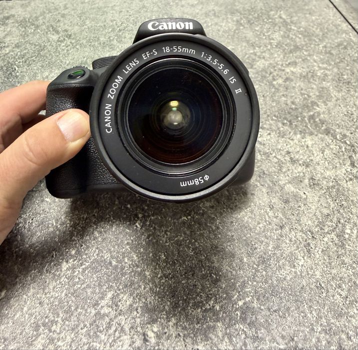 Canon EOS 1200D