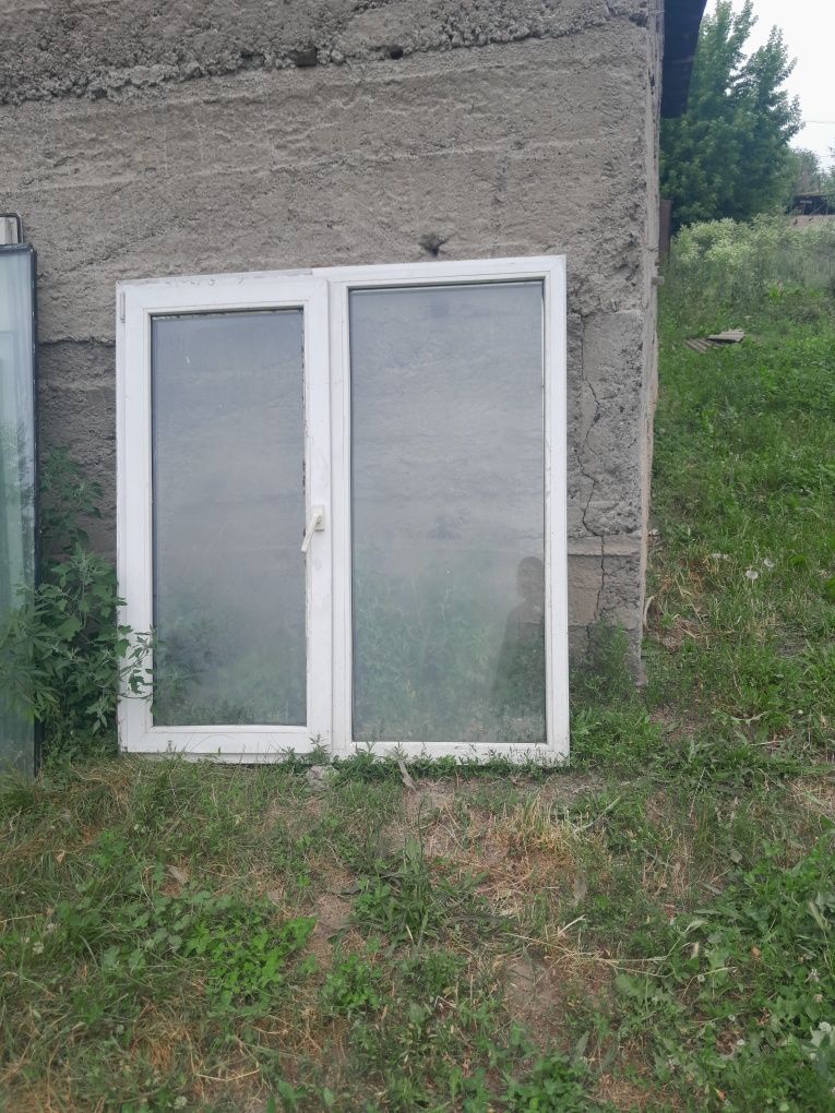 Терезелер әр түрлі размерде