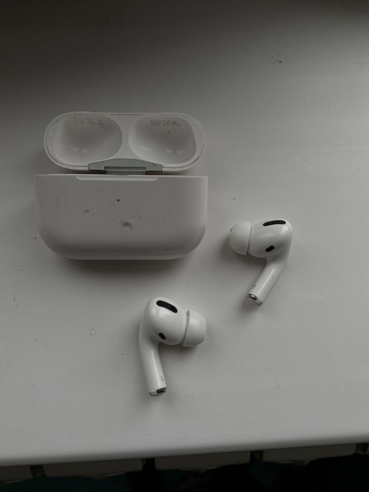 AirPods Pro 2.