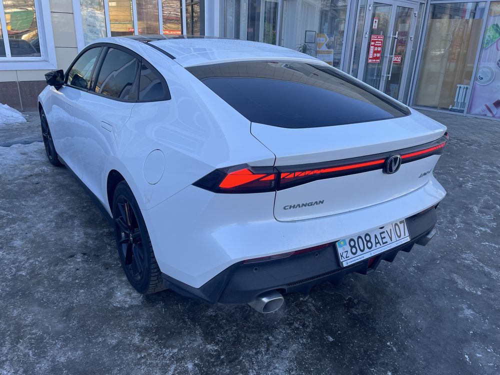 Продам авто Changan UNI-V