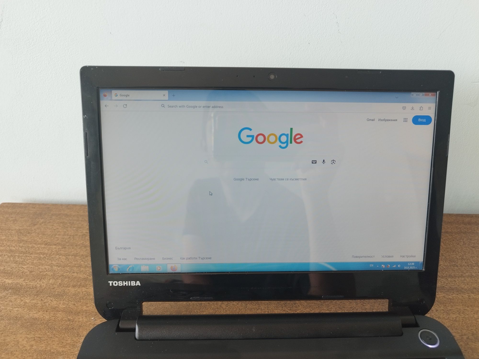 11.6" мини лаптоп Toshiba Satellite nb10 /двуядрен, 8GB рам, 250GB HDD