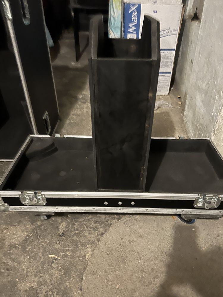 Vand rack /case boxe calitativ cu frane (rcf, d&b, l’acoustics)