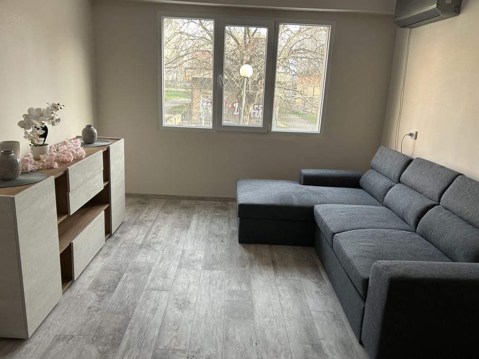 Продавам двустаен апартамент