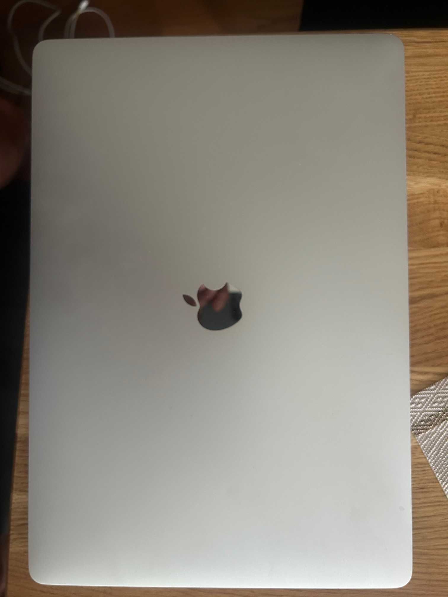 MacBook Pro 16", Intel Core i9, 2021, Aluminium body