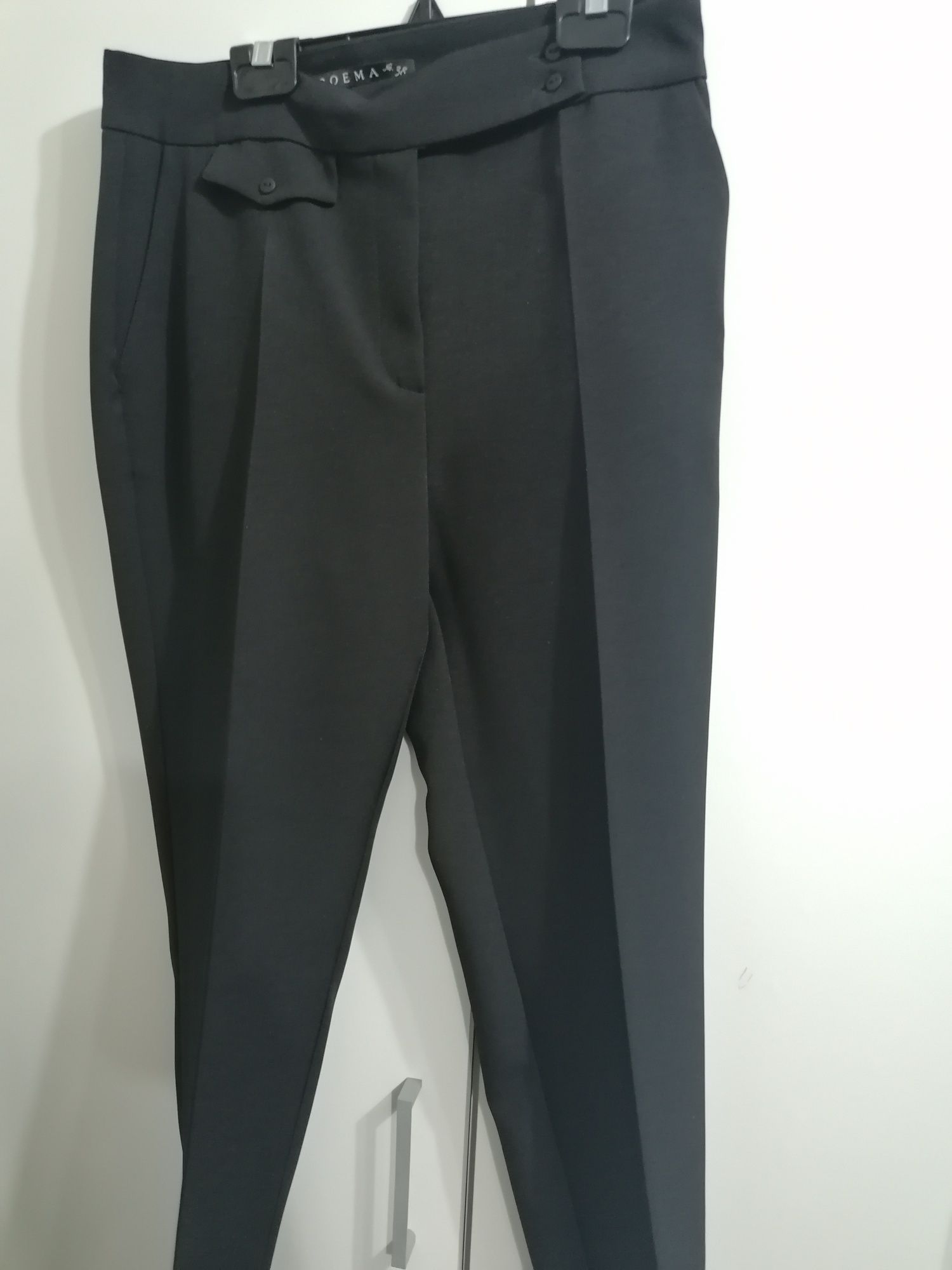 Pantaloni costum