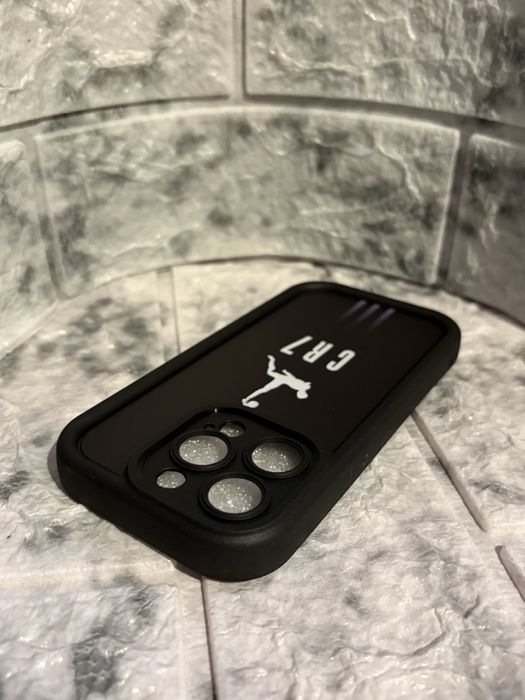 Diferite huse pentru iPhone