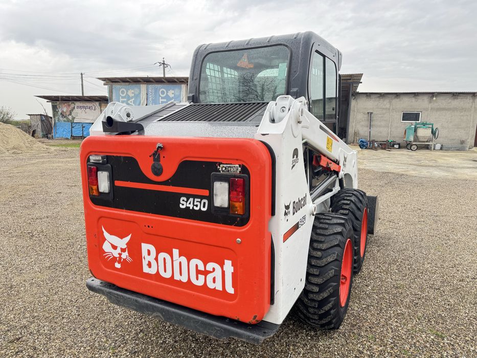 Incarcator frontal Bobcat S450. Ca nou , cu 700 ore impecabil .