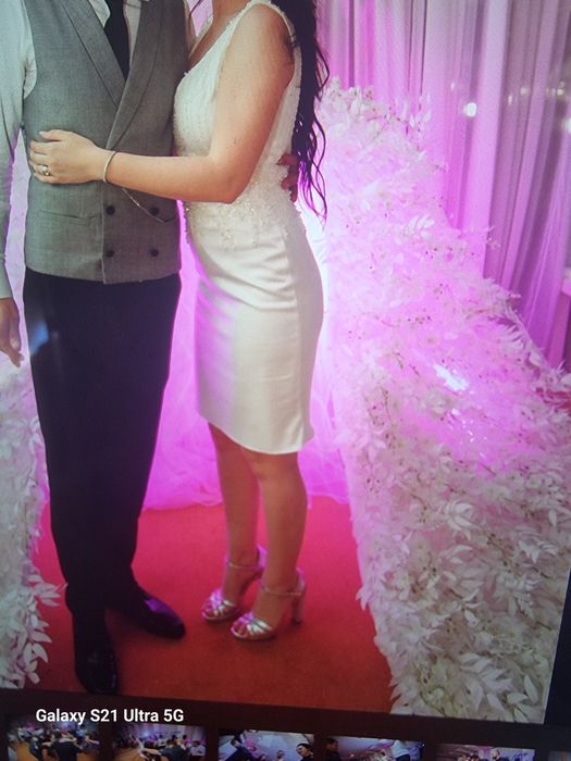 Rochie de mireasa marime S, (2in1 printesa si scurta), corset cu perle