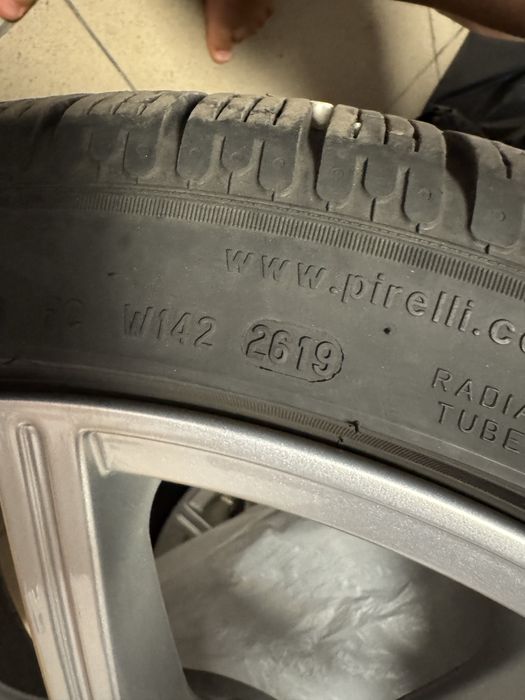 Jante / roti Audi RS4 / RS5 B9 A4 A5 anvelope 235 40 19 iarna Pirelli