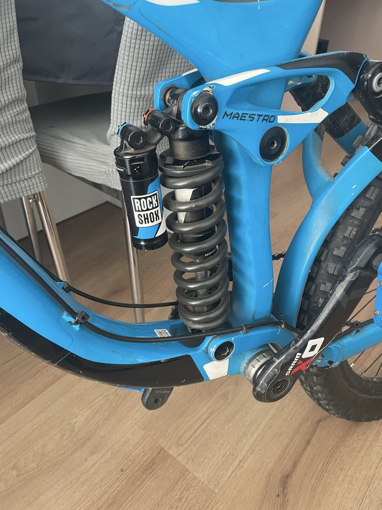 Шок Rockshox vivid r2c и вилка Rockshox Boxxer Charger