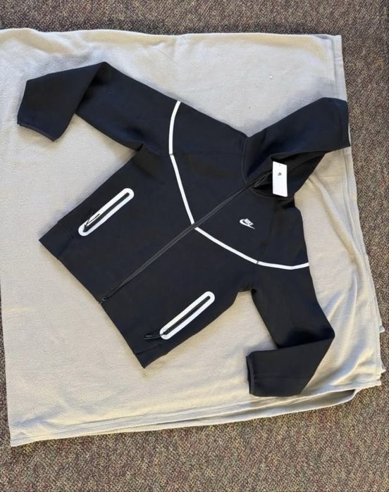 Nike Tech Flece Reflective