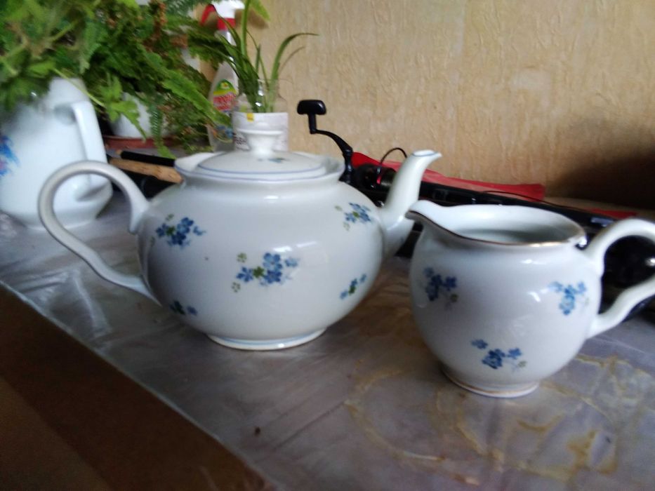 Старинен винтидж порцелан, кристал, стъкло, ретро порцеланови чаши