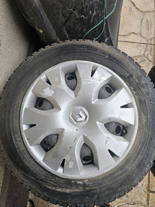 Vand Anvelope Iarna 195 /65/15 + jante tabla si capace