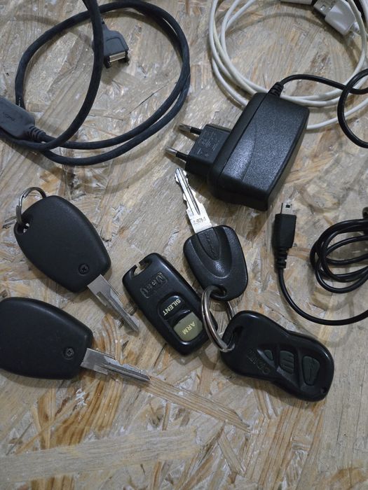 Huse telefon, încărcătoare,casti