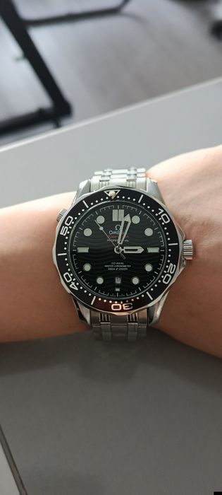 Продаю чясы механические Omega