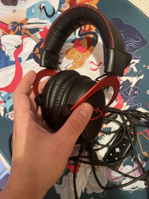 Продам игровые наушники HyperX cloud 2 в количестве в отличном состоян