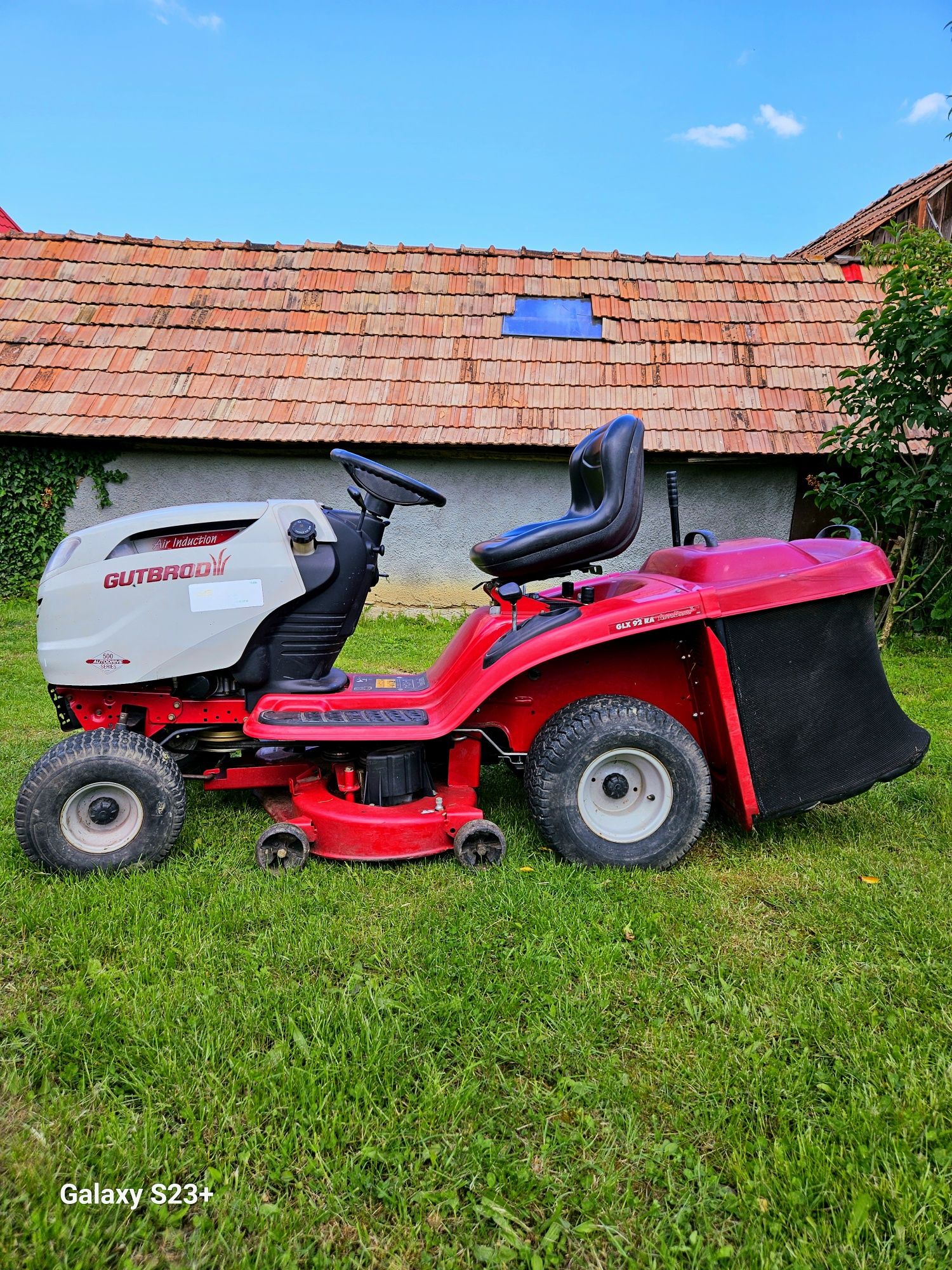 Tractoras de gazon Gutbrod 15.5 cai