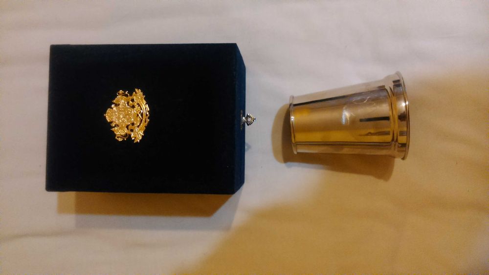 чаша за моливи и химикали