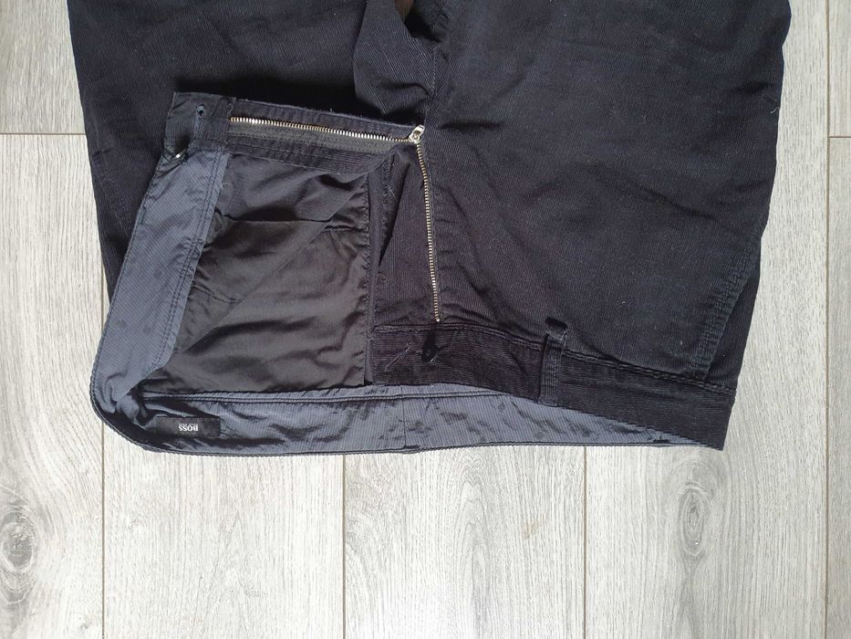 Pantaloni raiati HUGO BOSS - Marime 36R (Talie 98 cm)