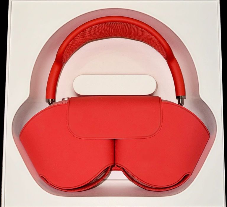 AirPods Max with Smart Case
Pink with Red Headband